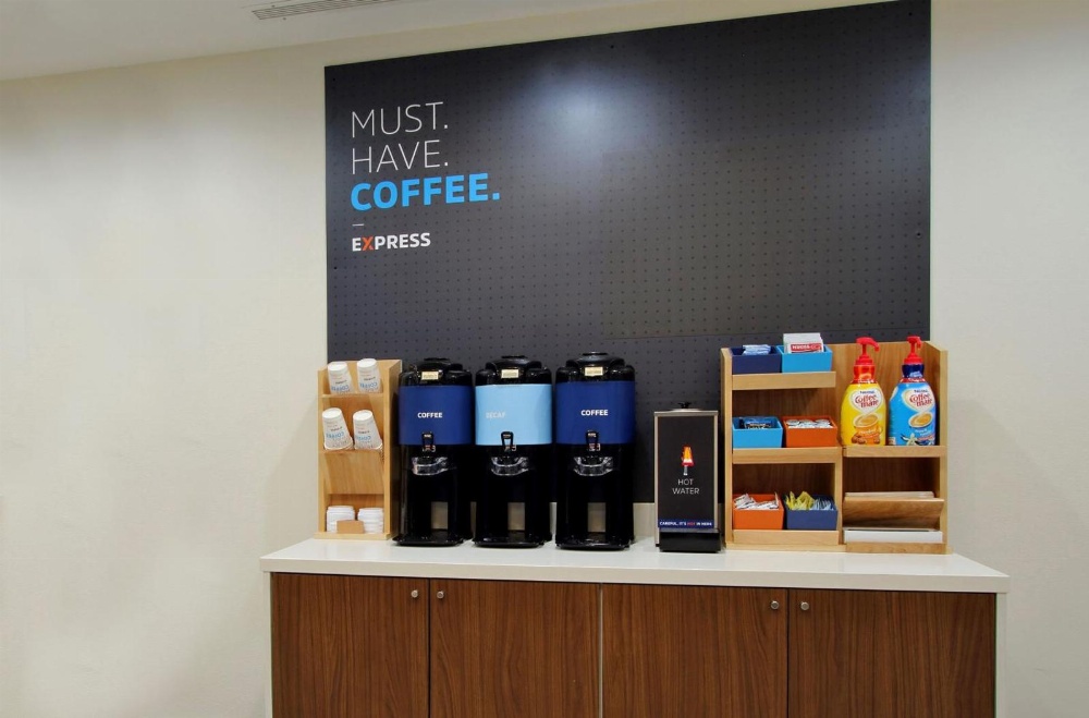 Holiday Inn Express & Suites RALEIGH NE - MEDICAL CTR AREA